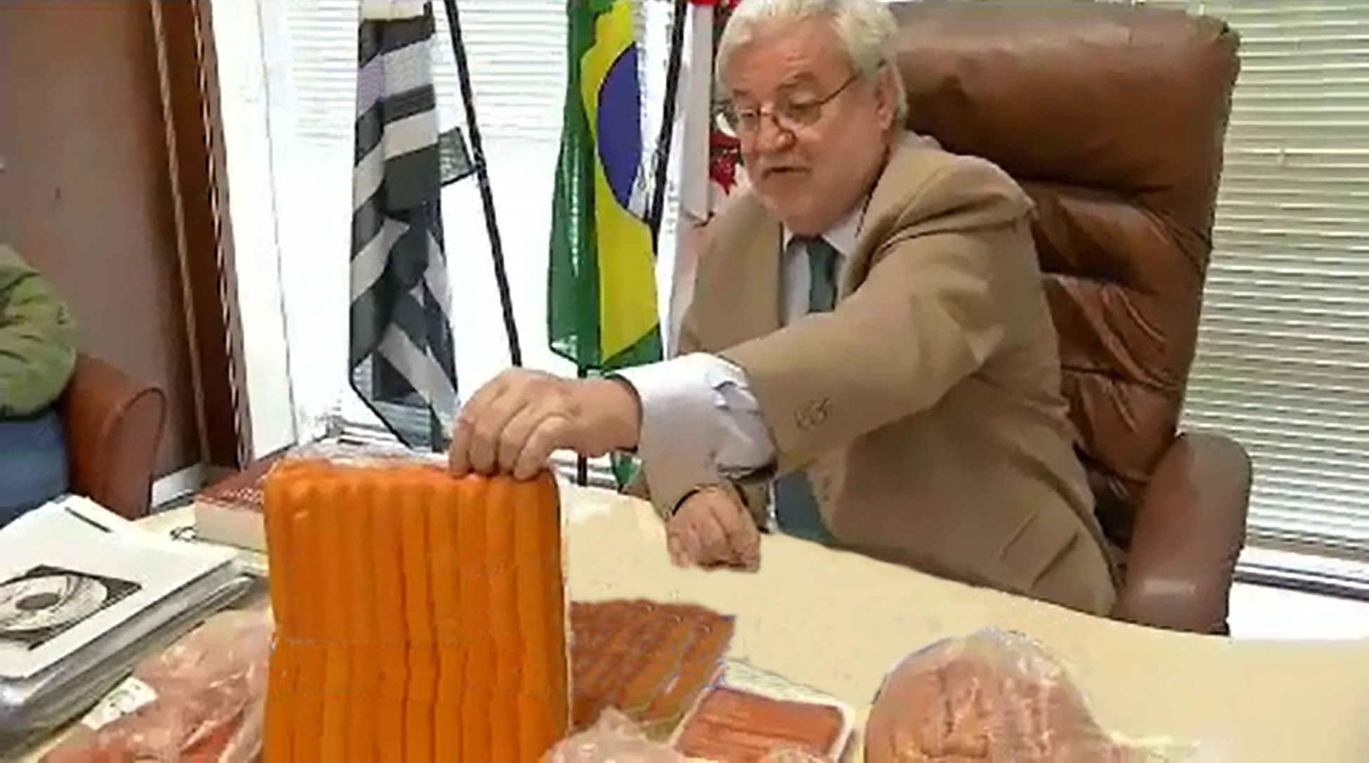 SalsichasSuperfaturadas01