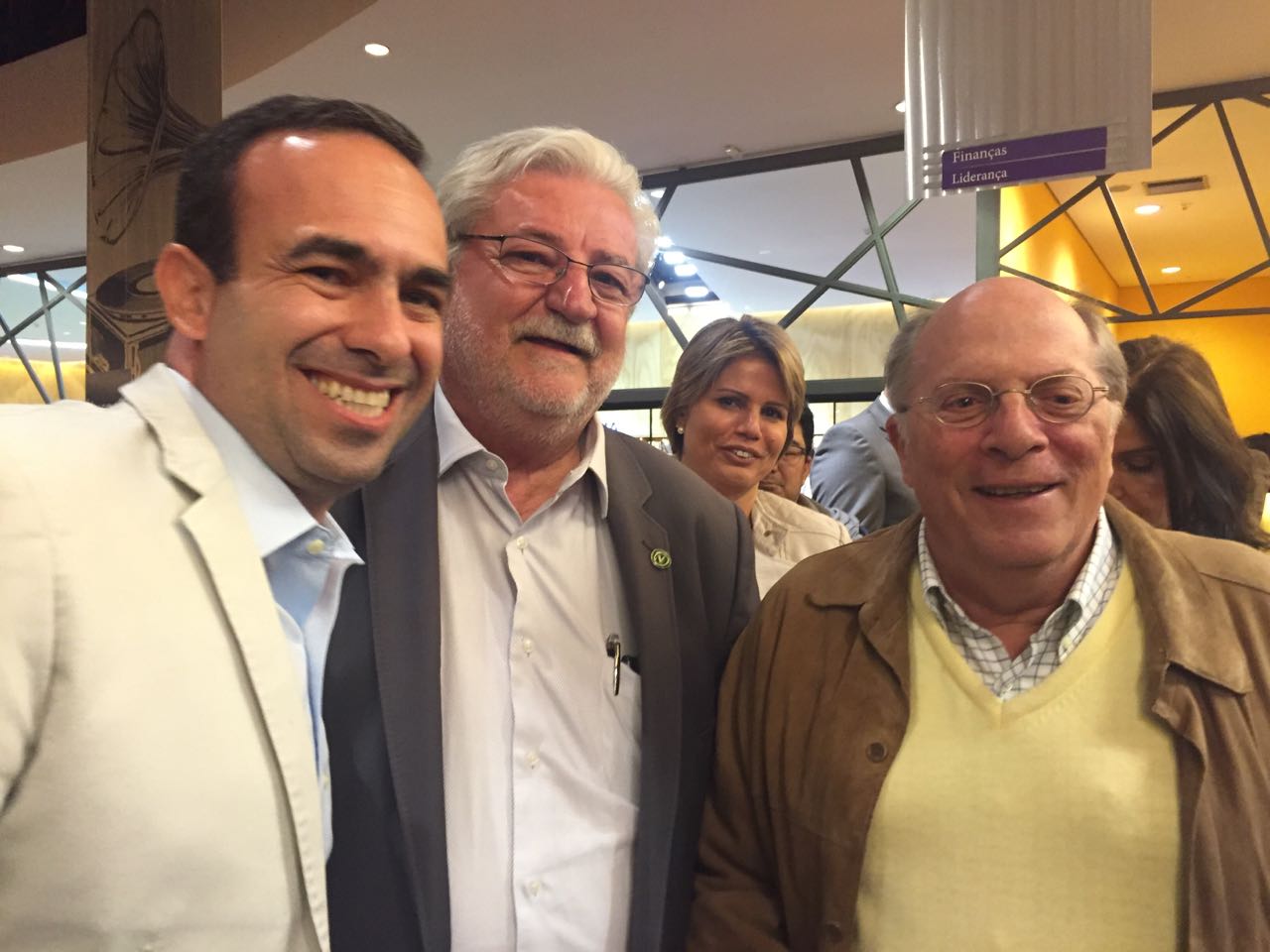 02e15411-3002-4fe8-8588-f089ddddeb6b